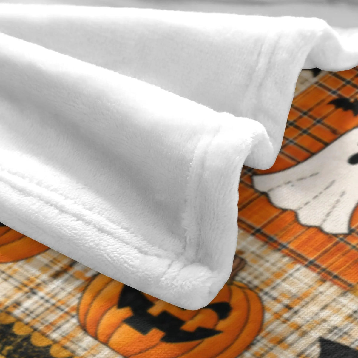 Plaid Print Halloween Blanket, 2D Flat Print 1-Piece Wrinkle-Resistant Lightweight Soft Warm Plush Throw, Pumpkin Ghost Bat Design, Fall Farmhouse Decor for Bed Couch Porch & Party, Giftable Home Blanket,sohochic