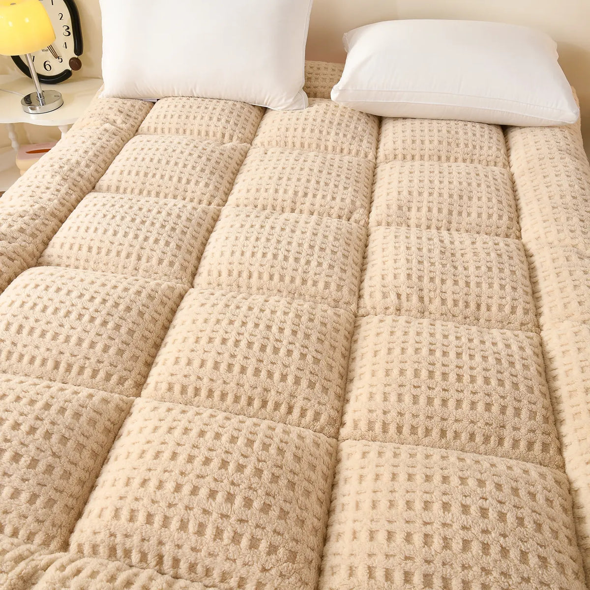 Super Soft Textured, Foldable & Breathable Design, Portable Foldable Mattress, Folding Mattress, Fold Out Mattress, European Certified, Suitable for Dorms/apartments/all Seasons Use! Triple Fold Mattress