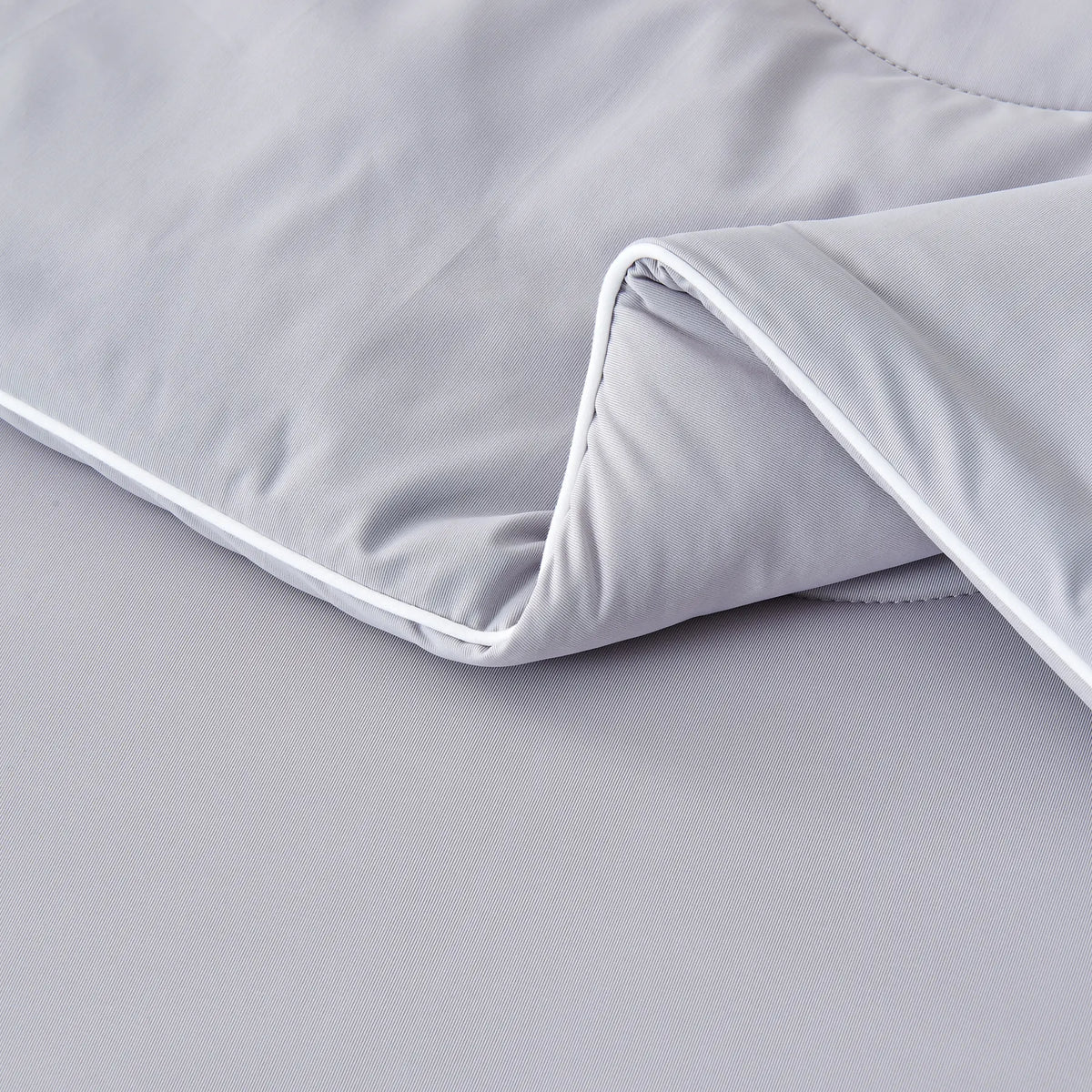 Msrlassn Summer Cooling Comforter for Hot Sleepers and Night Sweats, Q-Max>0.4 Cooling Blanket Blue Summer Comforter for Queen King Size Bed, Breathable Soft Lightweight, Ideal for Bed, Couch, Travel, All Seasons blankets