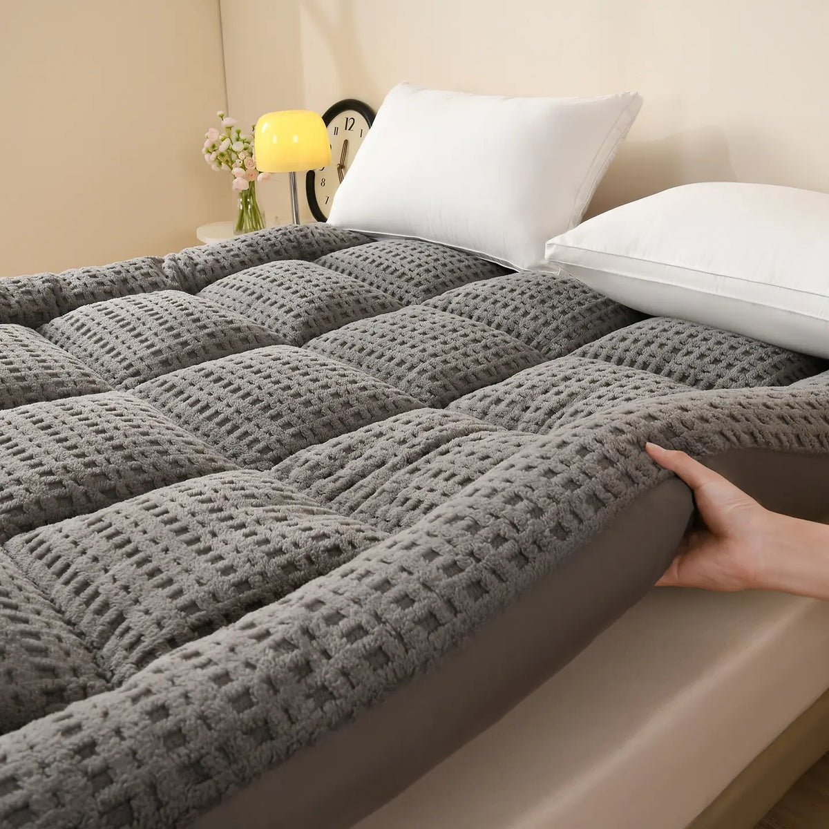 Super Soft Textured, Foldable & Breathable Design, Portable Foldable Mattress, Folding Mattress, Fold Out Mattress, European Certified, Suitable for Dorms/apartments/all Seasons Use! Triple Fold Mattress
