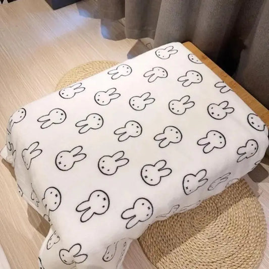 Kawaii Character Animal Print Fluffy Blanket - 100% Polyester Flannel Throw Blanket, Gentle on Skin, Cozy Rest, All-Season Soft Breathable Bedding for Office Siesta & Student Dormitory, Home Accessory