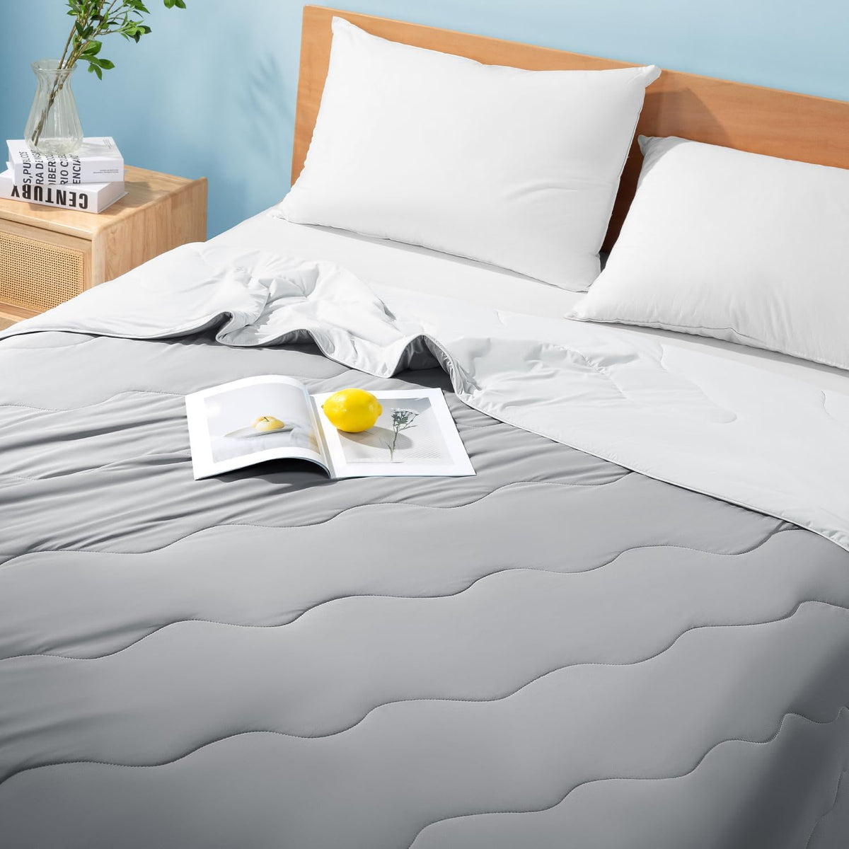 Cooling Blanket for Hot Sleepers & Night Sweats – Cooling Comforter, Breathable Lightweight Double-Sided Summer Bedding, Breathable Soft All Season (Frosty Light Grey, Queen(90"x90"))