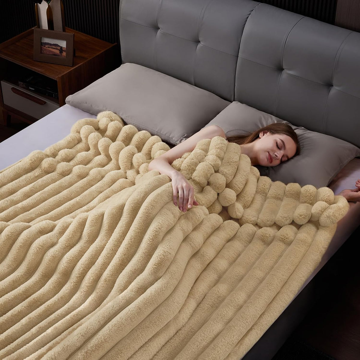 Faux Fur Throw Blanket, 1000GSM Thick Fluffy Fur Throw, 50"X70"