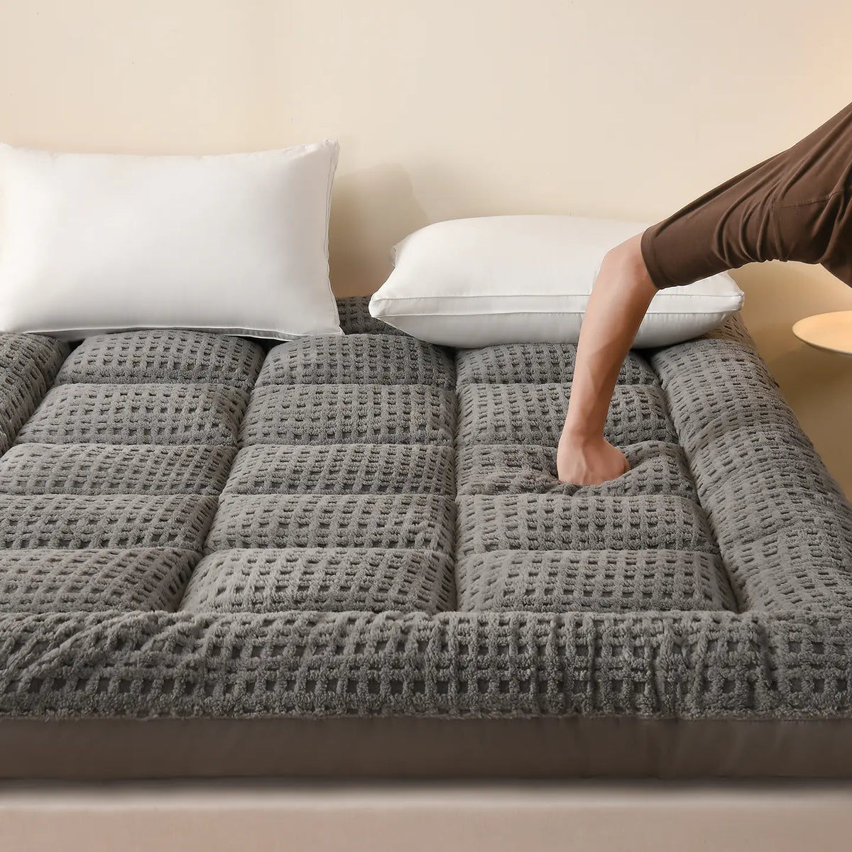 Super Soft Textured, Foldable & Breathable Design, Portable Foldable Mattress, Folding Mattress, Fold Out Mattress, European Certified, Suitable for Dorms/apartments/all Seasons Use! Triple Fold Mattress
