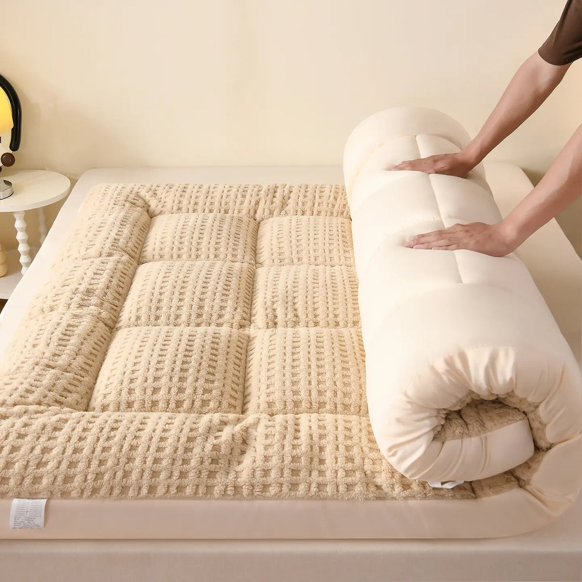 Super Soft Textured, Foldable & Breathable Design, Portable Foldable Mattress, Folding Mattress, Fold Out Mattress, European Certified, Suitable for Dorms/apartments/all Seasons Use! Triple Fold Mattress