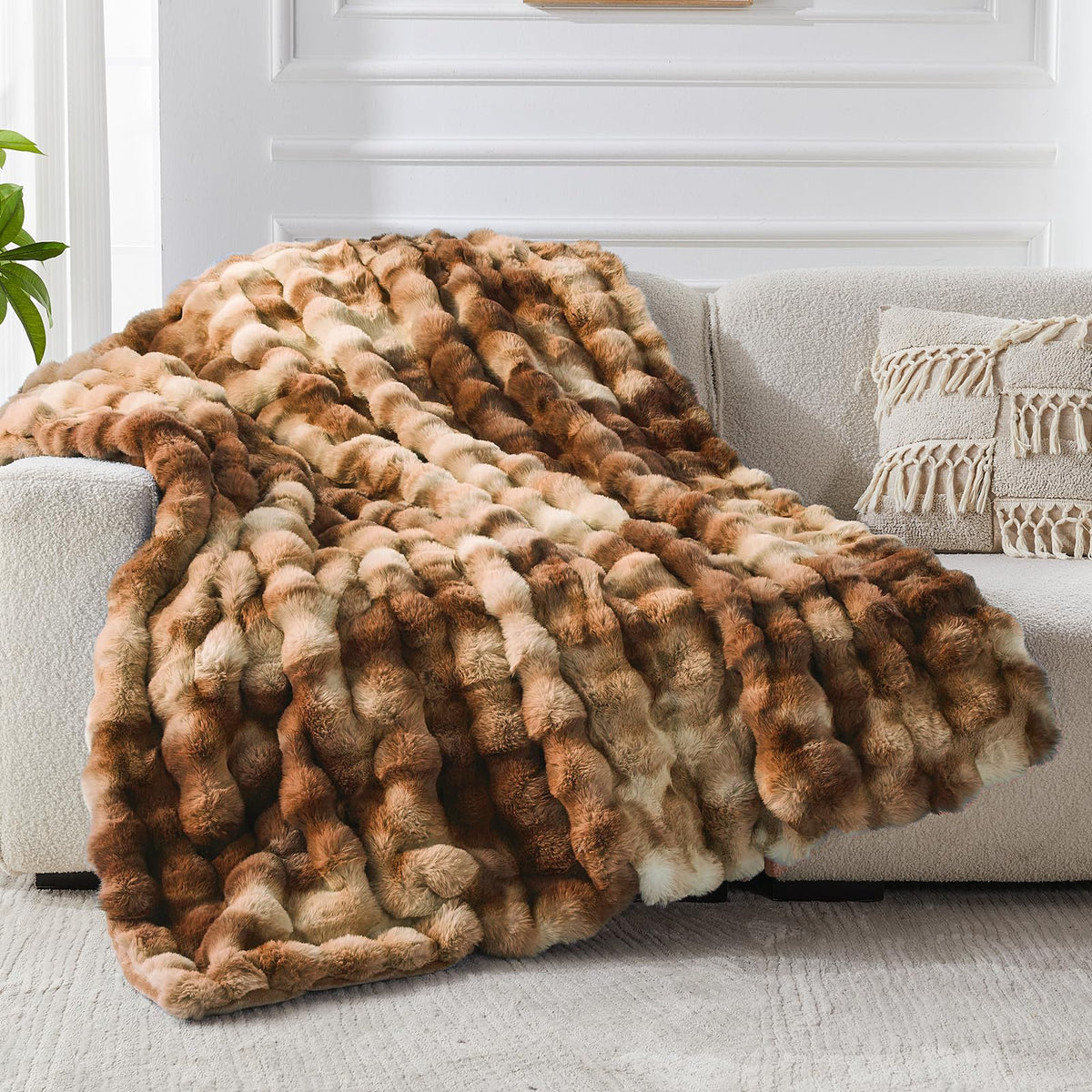 Faux Fur Throw Blanket for Couch, 1000 GSM Cozy Fuzzy Fluffy Soft Plush Thick Bubble Sherpa Blanket for Sofa Bedroom Living Room, Mothers Day Birthday Gifts for Women Home Decor