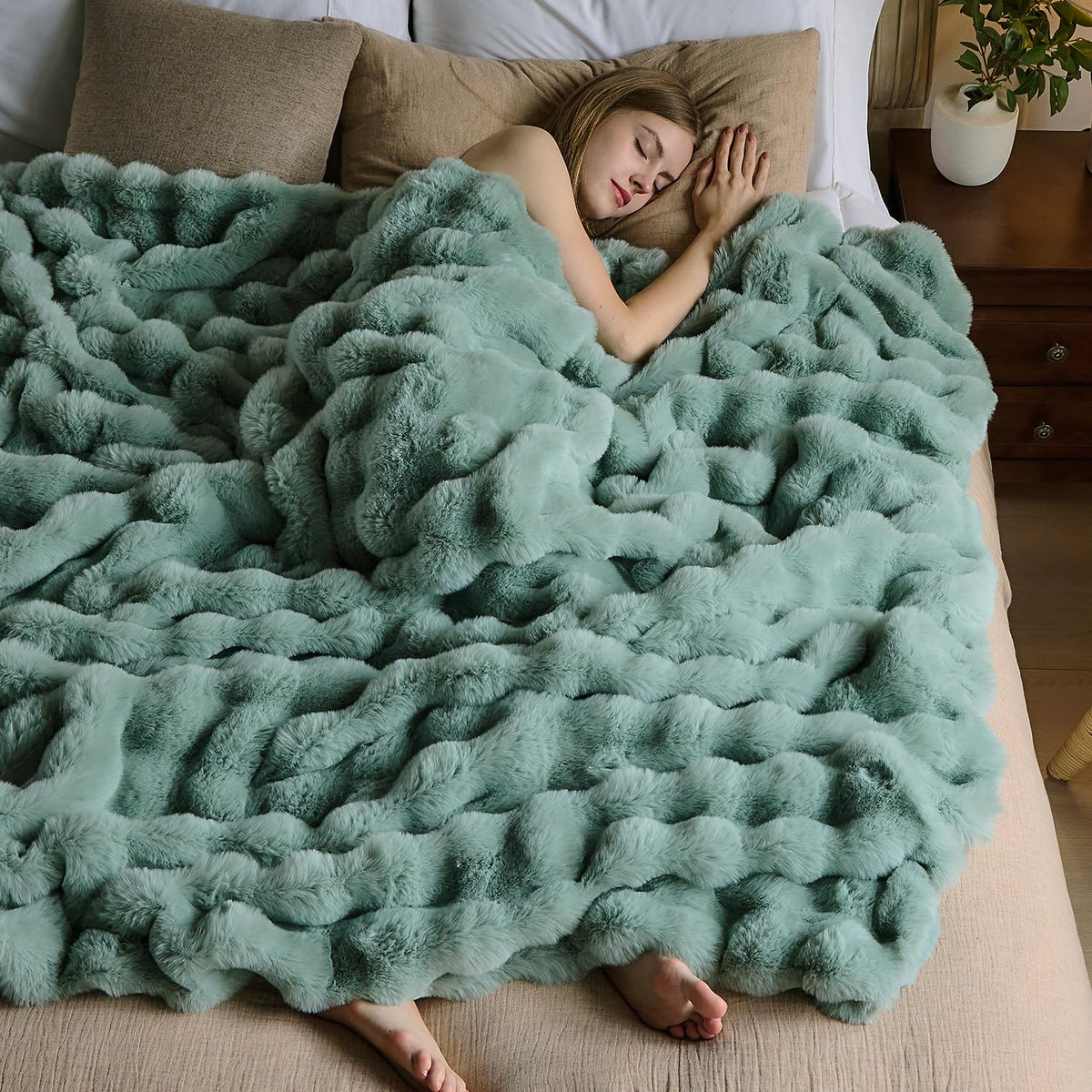 Lotus Karen Faux Fur Blanket - Cream White Twin Size, Big Bubble Rabbit Fluff, 60x80 Inches
