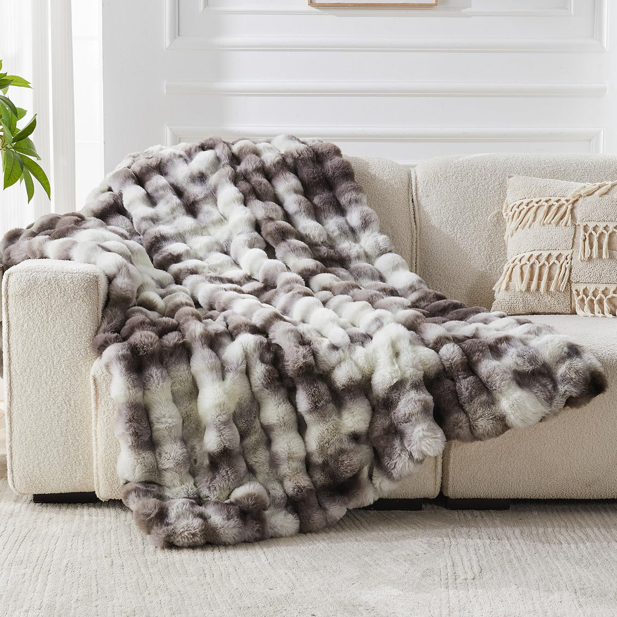 Faux Fur Throw Blanket for Couch, 1000 GSM Cozy Fuzzy Fluffy Soft Plush Thick Bubble Sherpa Blanket for Sofa Bedroom Living Room, Mothers Day Birthday Gifts for Women Home Decor