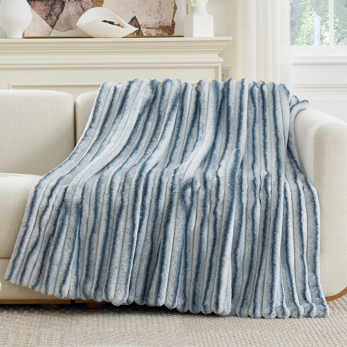 Cozy Bliss Faux Fur Throw Blanket for Couch, Cozy Warm Plush Striped Blanket for Sofa Bedroom Living Room, 50 * 60 Inches Black