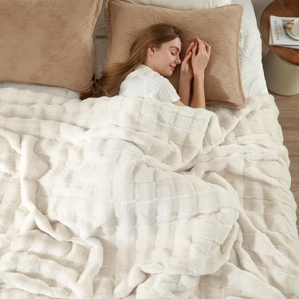 Cozy Bliss Fluffy Faux Fur Throw Blanket for Couch,Warm Cozy Soft Beige Throw Blankets for Sofa Bed Living Room,50x60 Inches