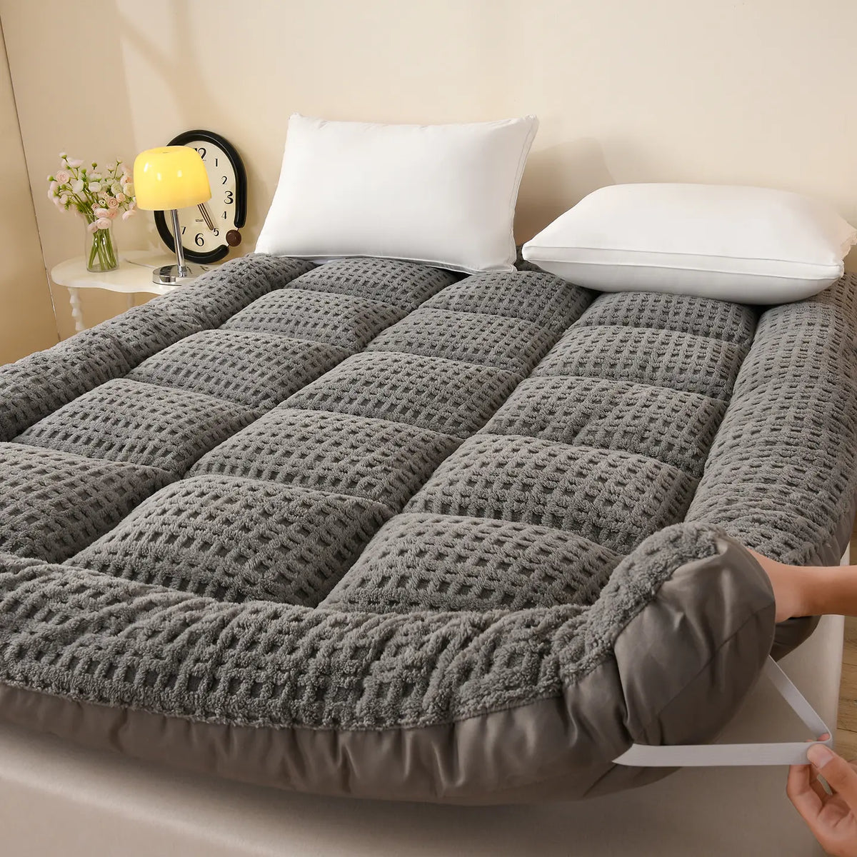 Super Soft Textured, Foldable & Breathable Design, Portable Foldable Mattress, Folding Mattress, Fold Out Mattress, European Certified, Suitable for Dorms/apartments/all Seasons Use! Triple Fold Mattress