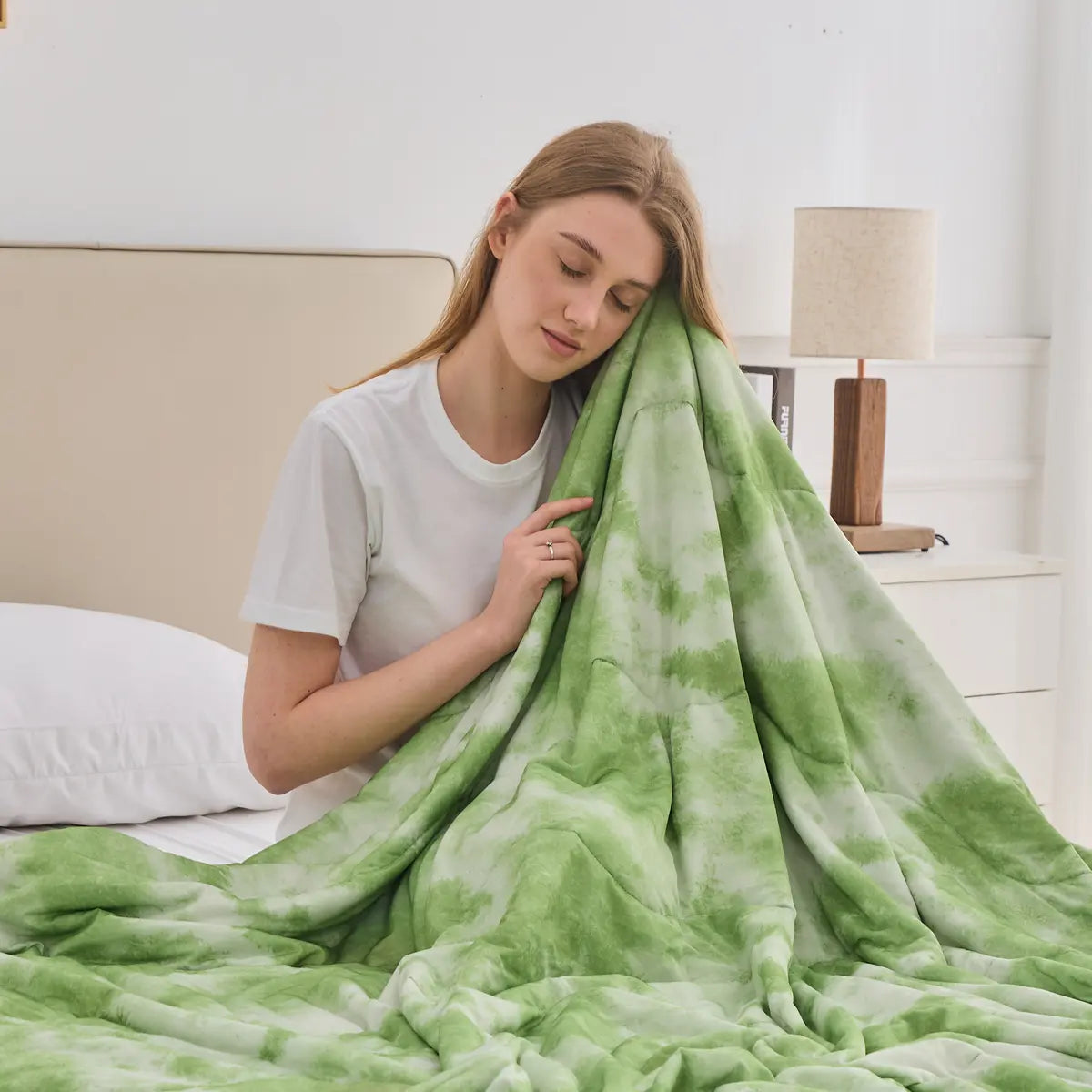 Msrlassn Summer Cooling Comforter for Hot Sleepers and Night Sweats, Q-Max>0.4 Cooling Blanket Blue Summer Comforter for Queen King Size Bed, Breathable Soft Lightweight, Ideal for Bed, Couch, Travel, All Seasons blankets