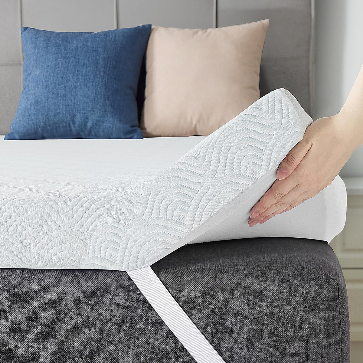 MASVIS 3 Inch Queen Memory Foam Mattress Topper, Ventilated Gel Mattress Topper for Back Pain Relief, CertiPUR-US Certified, Removable Washable Cover, Wave Pattern Bed Topper,White