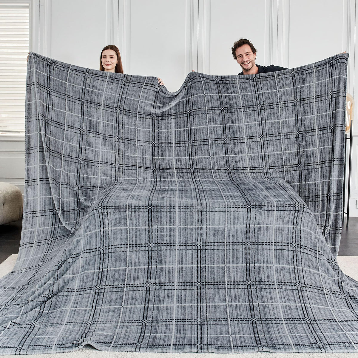 Soft Cozy 120x120 Inches Seamless Oversized King Fleece Blanket, 3D Jacquard Decorative Giant 10'x10' California King Blanket Extra Large for Bed, Sofa, Couch, Travel, Dark Grey Chain