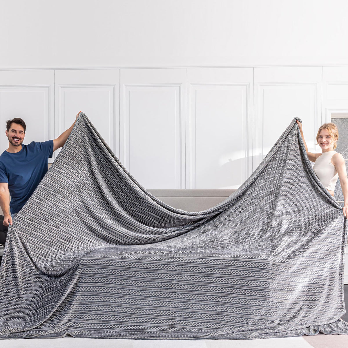 Soft Cozy 120x120 Inches Seamless Oversized King Fleece Blanket, 3D Jacquard Decorative Giant 10'x10' California King Blanket Extra Large for Bed, Sofa, Couch, Travel, Dark Grey Chain