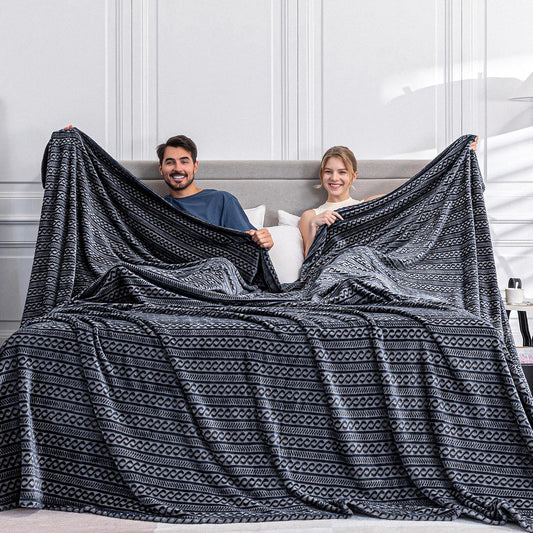 Soft Cozy 120x120 Inches Seamless Oversized King Fleece Blanket, 3D Jacquard Decorative Giant 10'x10' California King Blanket Extra Large for Bed, Sofa, Couch, Travel, Dark Grey Chain