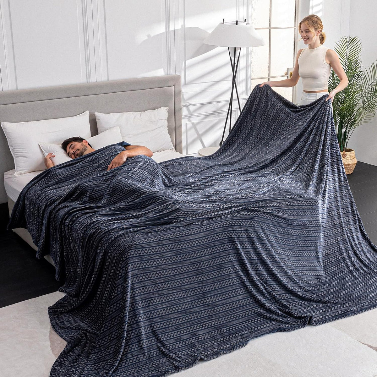 Soft Cozy 120x120 Inches Seamless Oversized King Fleece Blanket, 3D Jacquard Decorative Giant 10'x10' California King Blanket Extra Large for Bed, Sofa, Couch, Travel, Dark Grey Chain