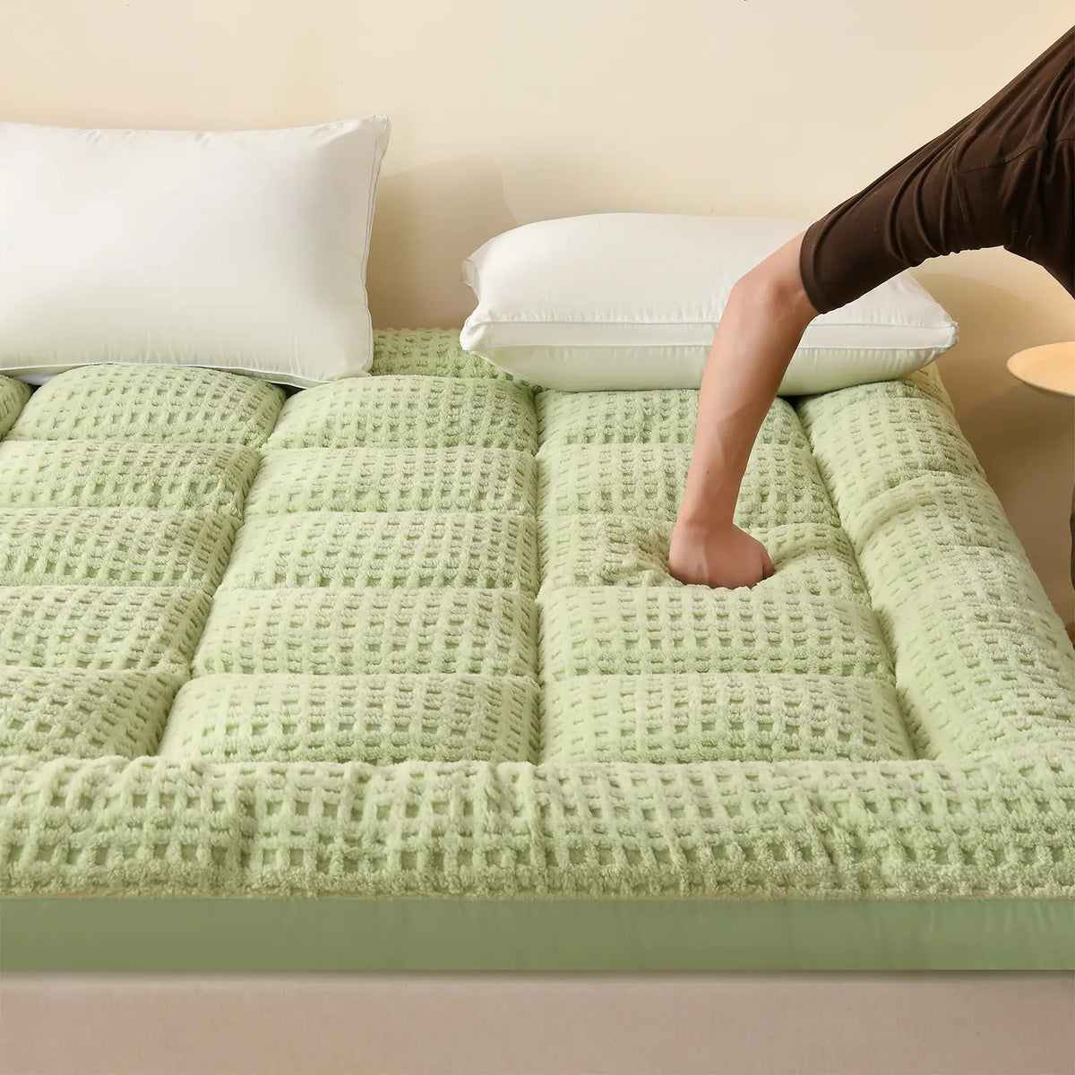 Super Soft Textured, Foldable & Breathable Design, Portable Foldable Mattress, Folding Mattress, Fold Out Mattress, European Certified, Suitable for Dorms/apartments/all Seasons Use! Triple Fold Mattress