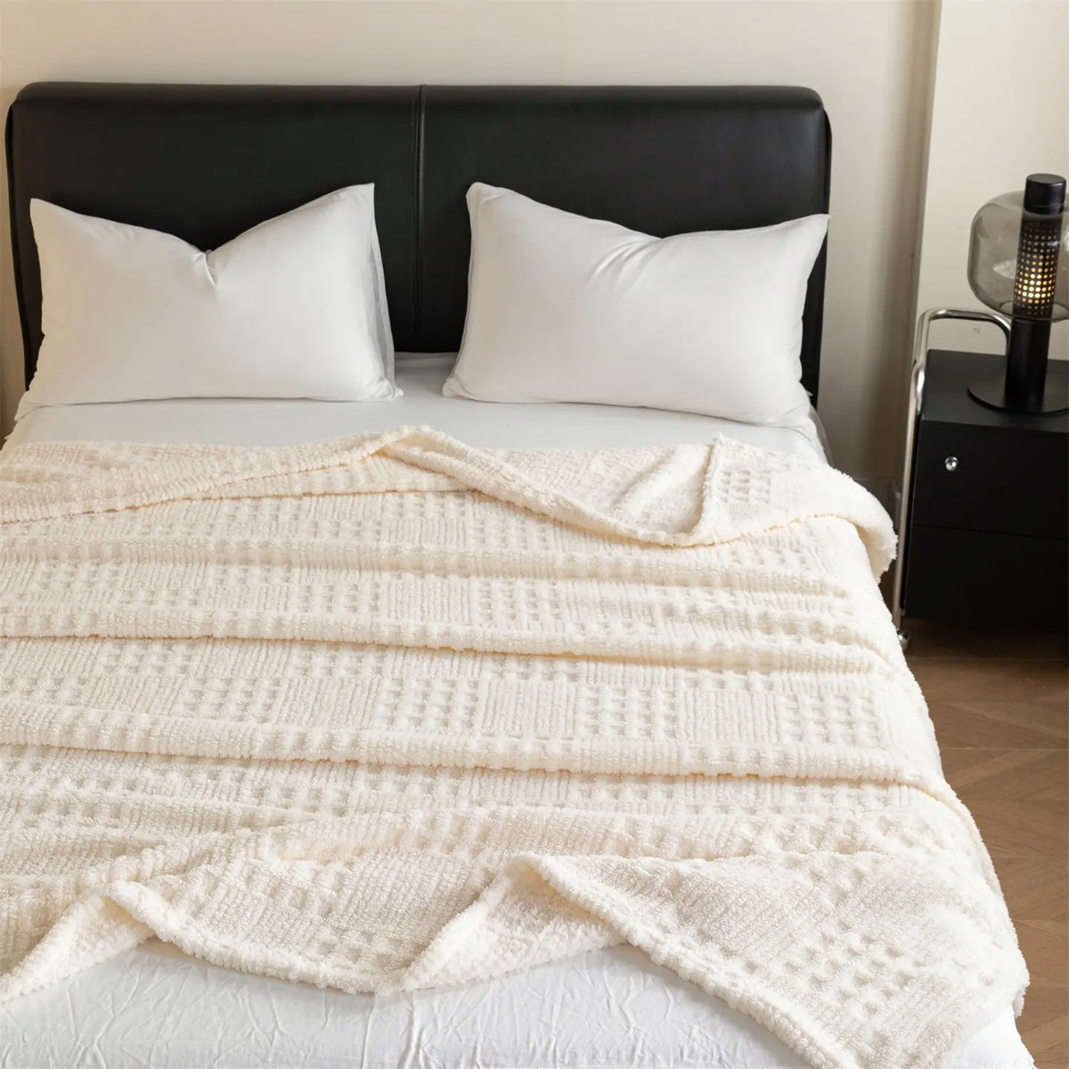 Taffeta Velvet Solid Color Waffle Jacquard Soft Warm Throw Bedroom Blanket, Cozy Throw Blankets, Moisture-Wicking, Cloud-Like Touch, Ideal for Naps, Cozy and Comfortable